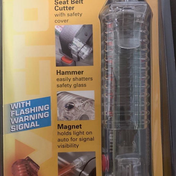 Emergency Safety Flashlight Cutter Flashing Signal - Picture 7 of 7